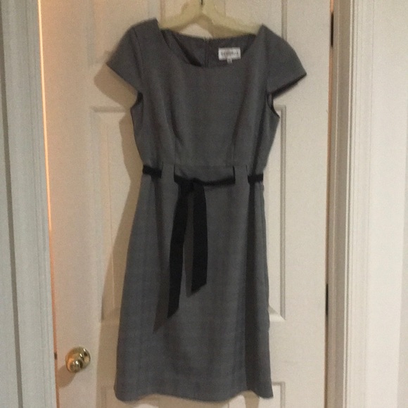 Size 8, below knee career dress - Picture 1 of 5